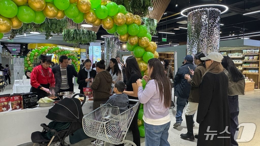 몽골 울란바토르 대형 쇼핑몰 '고 투 마켓'에서 울주 팝업스토어가 운영되고 있다. (울주군 제공. 재판매 및 DB 금지) /뉴스1