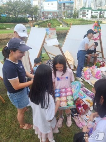 온가족 플리마켓 현장 모습.(부산 연제구 제공. 재판매 및 DB금지)