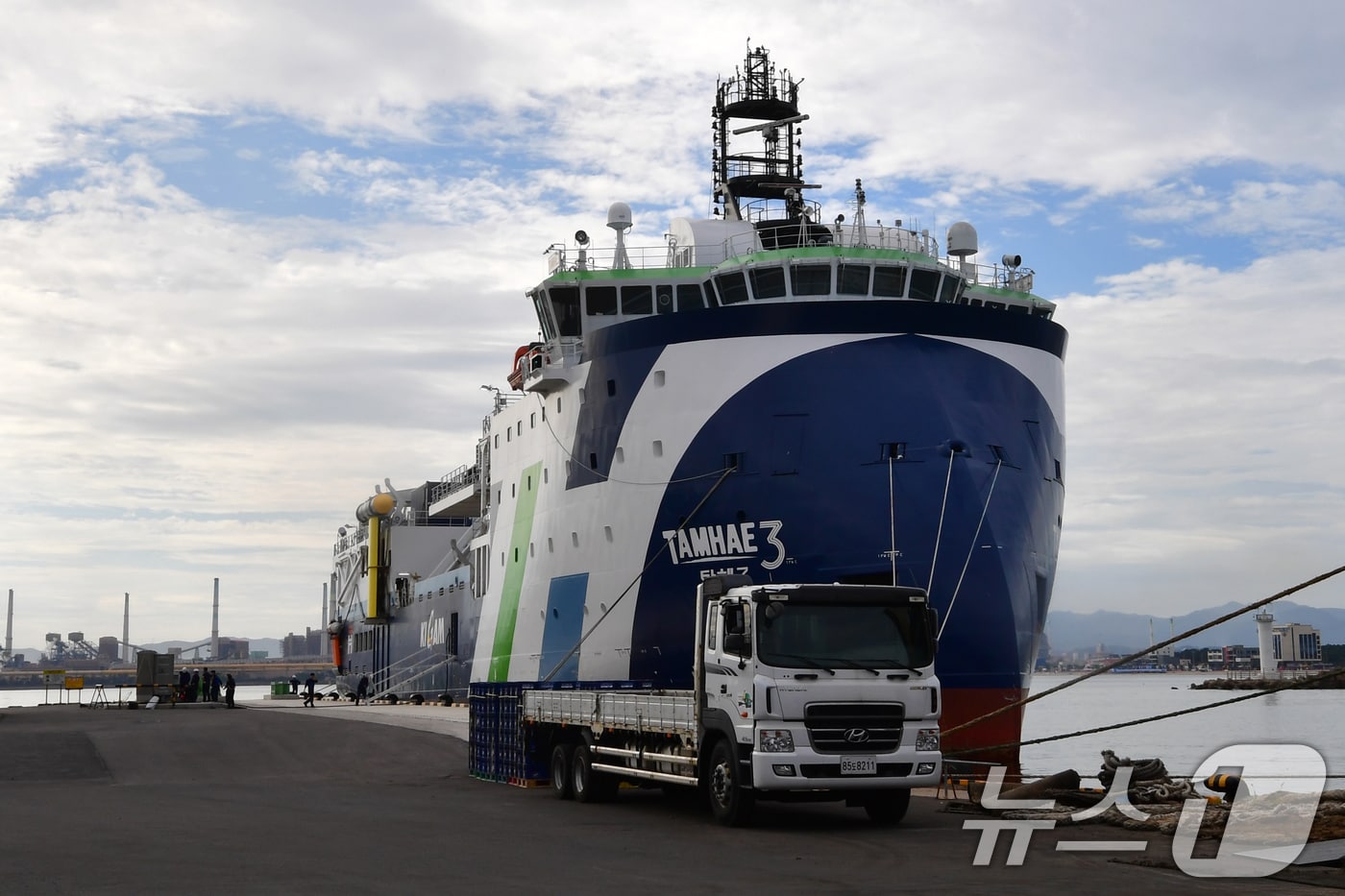 지난 9월28일 한국지질자원연구원의 물리탐사선 탐해3호(6000톤급)가 경북 포항시 북구 여객선터미널 옆 전용부두에 입항했다. 지난해 5월31일 포항 영일만항에서 취항한지 16개월 만에 입항했다. 2025.9.28/뉴스1 ⓒ News1 최창호 기자