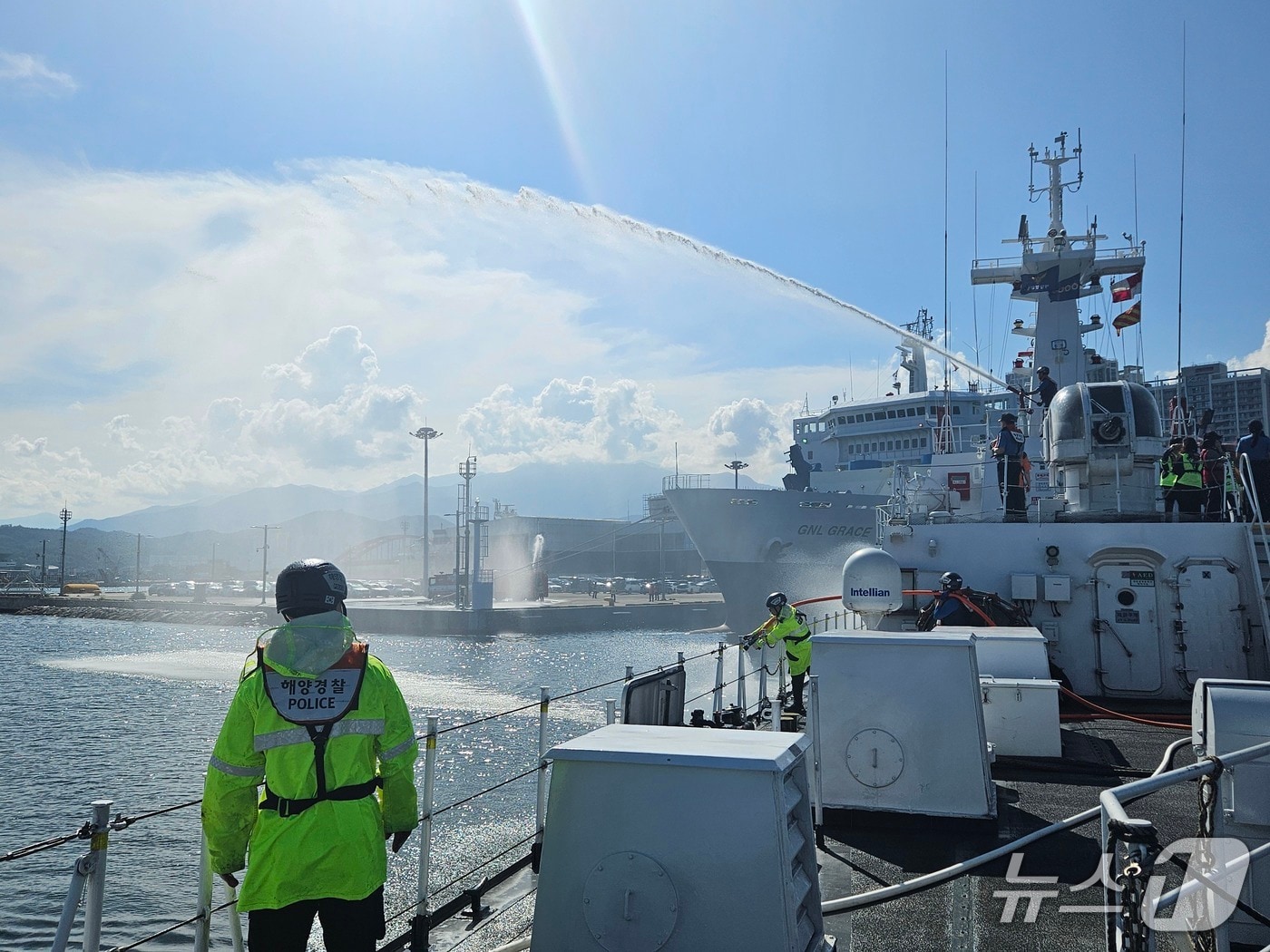 속초해경, 대규모 합동 수난대비기본훈련 실시.&#40;속초해경 제공, 재판매 및 DB 금지&#41; 2025.9.29/뉴스1