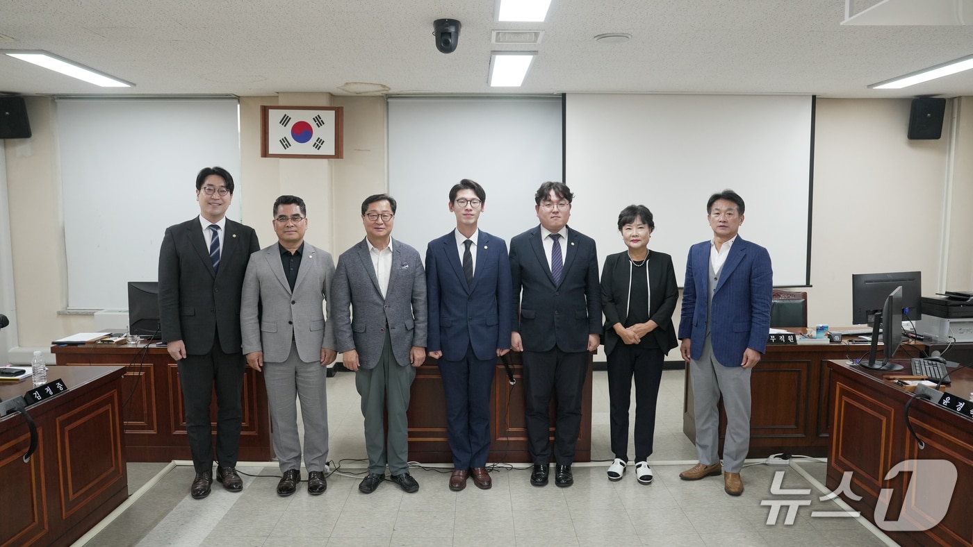 경기 안양시의회 총무경제위원회가 지난 1일부터 6일까지 중국 산둥성 웨이팡시·허난성 안양시를 방문하고 있다.&#40;안양시의회 제공. 재판매 및 DB금지&#41;/뉴스1