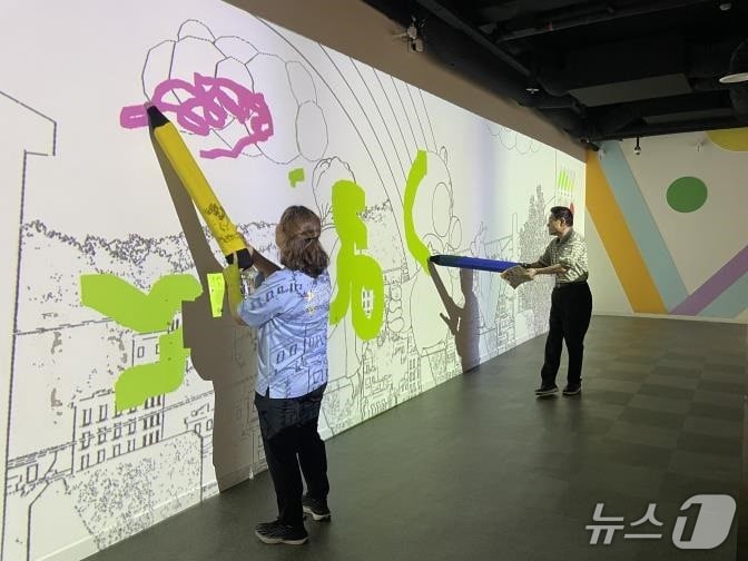 을숙도문화회관 들락날락 모습.(부산시 제공. 재판매 및 DB금지)