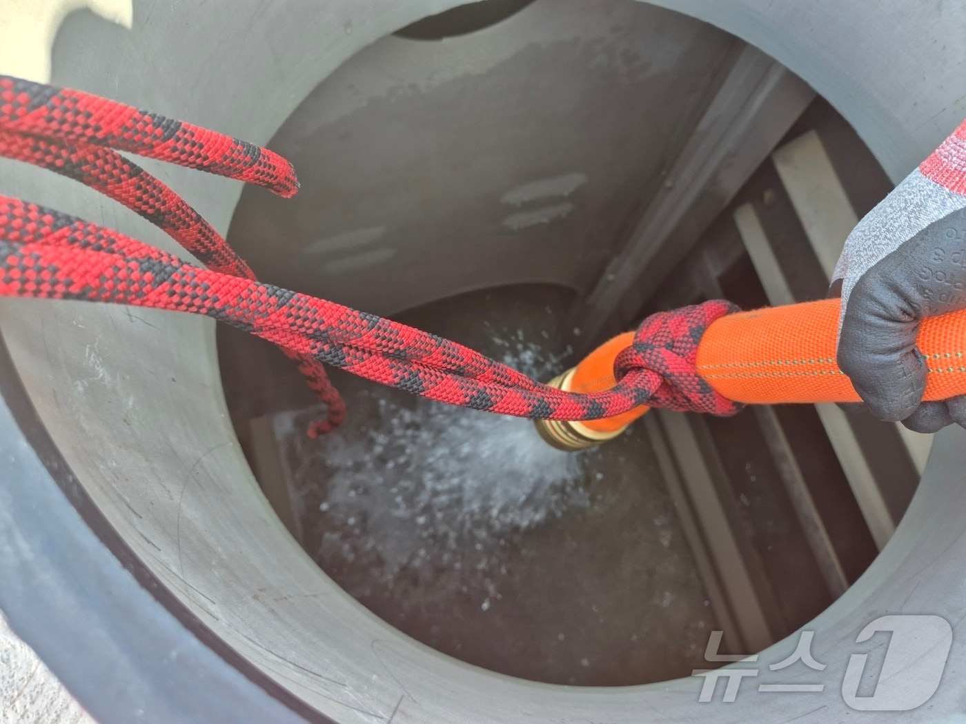 긴급 급수.(위 사진은 본 기사와 무관함)2025.9.3/뉴스1 ⓒ News1 윤왕근 기자