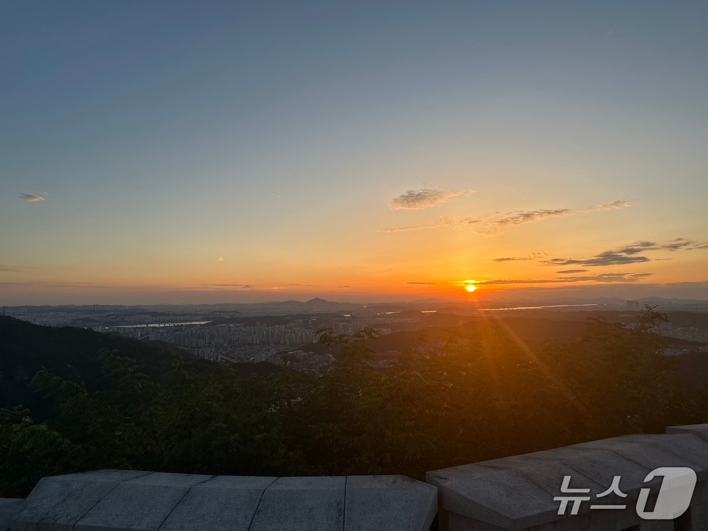 인왕산 정상에서 본 서울시내 2025.9.4/뉴스1 ⓒ 이상휼 기자