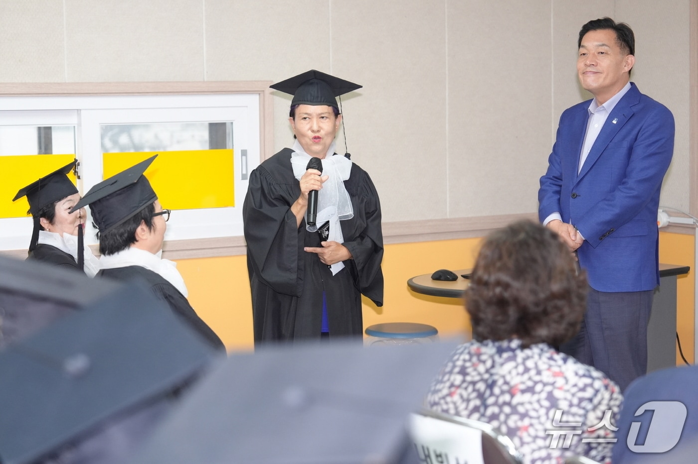 2025년 제2회 검정고시에 응시해 합격한 경기 수원제일평생학교 졸업생이 소감을 발표하고 있다. (수원시 제공. 재판매 및 DB 금지) 2025.9.7/뉴스1 