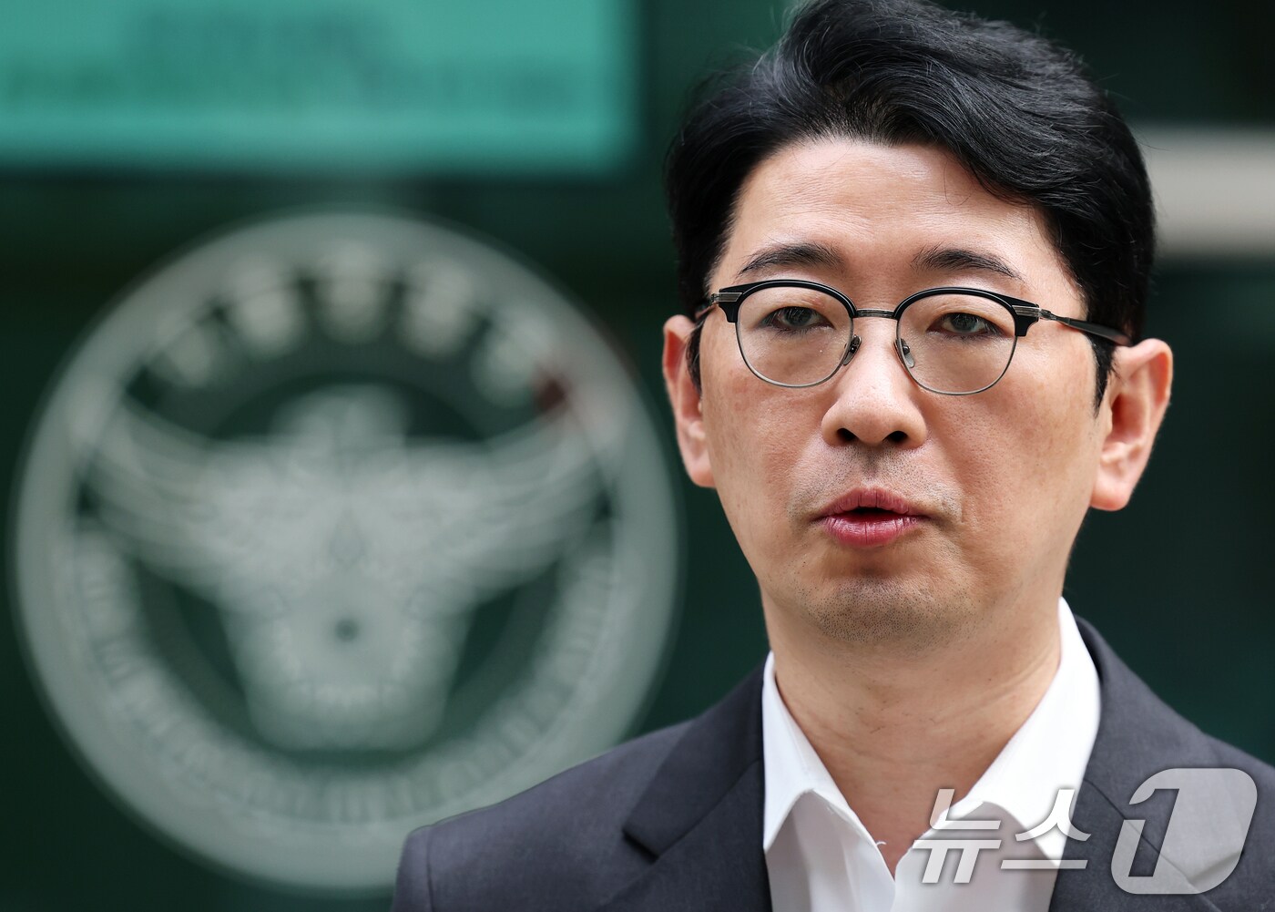 주진우 국민의힘 의원이 8일 오전 서울 종로구 서울지방경찰청 민원실에서 성폭력 2차 가해 조국혁신당 관계자 및 최강욱 전 민주당 교육연수원장을 형사 고발하며 고발 취지를 설명하고 있다. 2025.9.8/뉴스1 ⓒ News1 오대일 기자