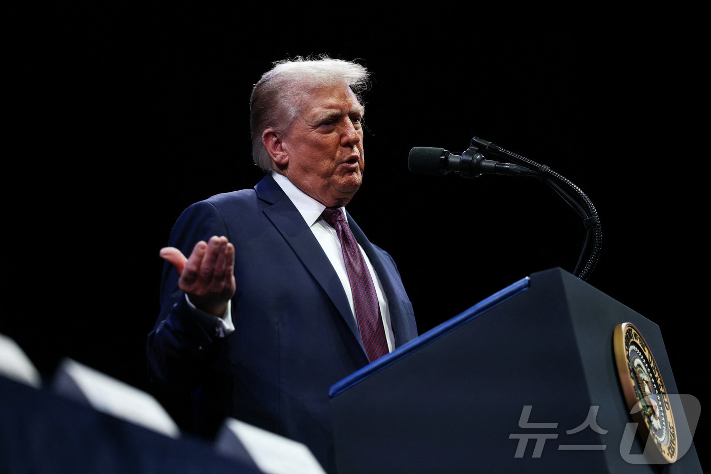 도널드 트럼프 미국 대통령이 8일(현지시간) 미국 워싱턴 D.C.에 있는 성경박물관에서 열린 백악관 종교자유위원회 회의에서 연설하고 있다. 2025.09.09 ⓒ 로이터=뉴스1 ⓒ News1 강서연 기자