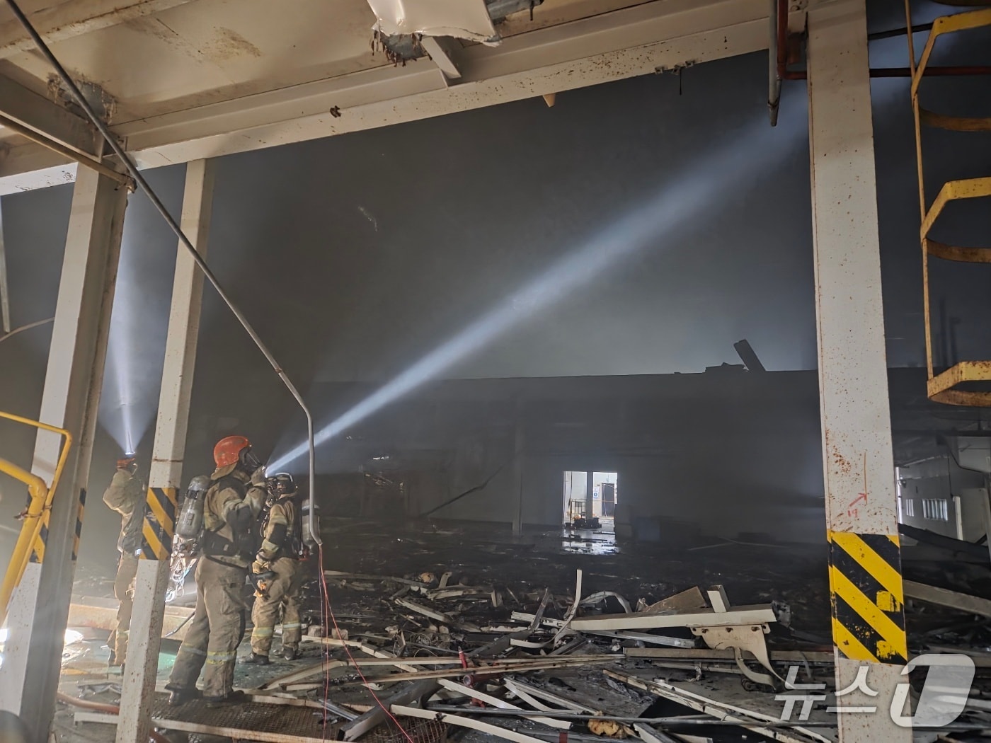 군산 공장 화재 현장.(전북소방본부 제공. 재판매 및 DB금지)