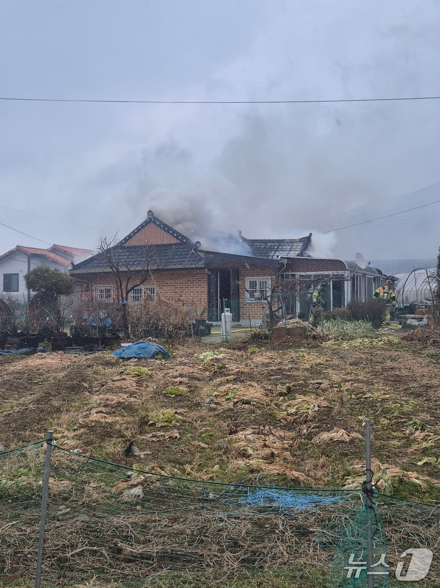  예산군 예산읍 관작리 주택 화재 현장. (예산소방서 제공, 재판매 및 DB금지) / 뉴스1