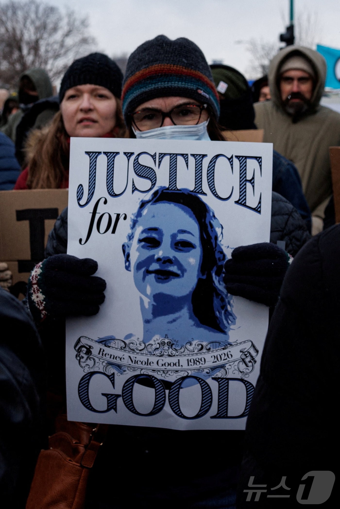 10일(현지시간) 미국 미네소타주 미니애폴리스에서 르네 니콜 굿(37)이라는 이름의 여성이 이민세관단속국(ICE) 요원의 총에 맞아 숨진 사건에 항의하는 시위가 열리고 있다. 2026.01.10 ⓒ 로이터=뉴스1 