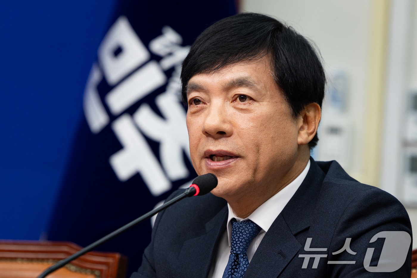 이성윤 더불어민주당 최고위원이 지난 12일 서울 여의도 국회에서 열린 최고위원회의에서 모두 발언을 하고 있다. 2026.1.12/뉴스1 ⓒ News1 유승관 기자