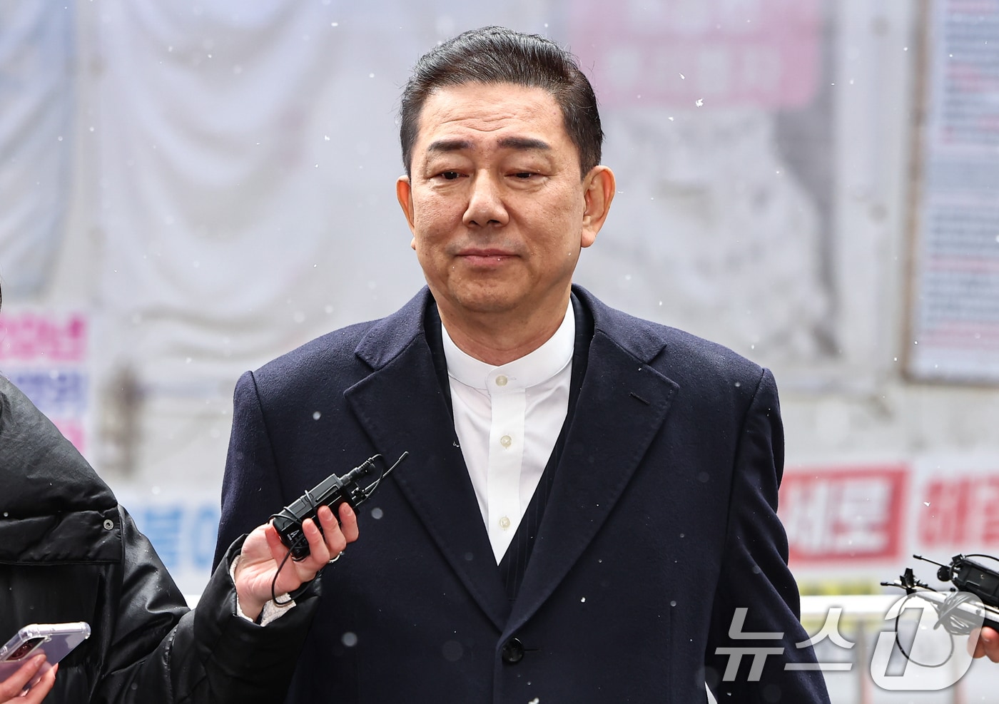 김병기 더불어민주당 전 원내대표가 지난 12일 서울 여의도 민주당사에서 열리는 윤리심판원 회의에 출석하고 있다.  2026.1.12/뉴스1 ⓒ News1 김도우 기자