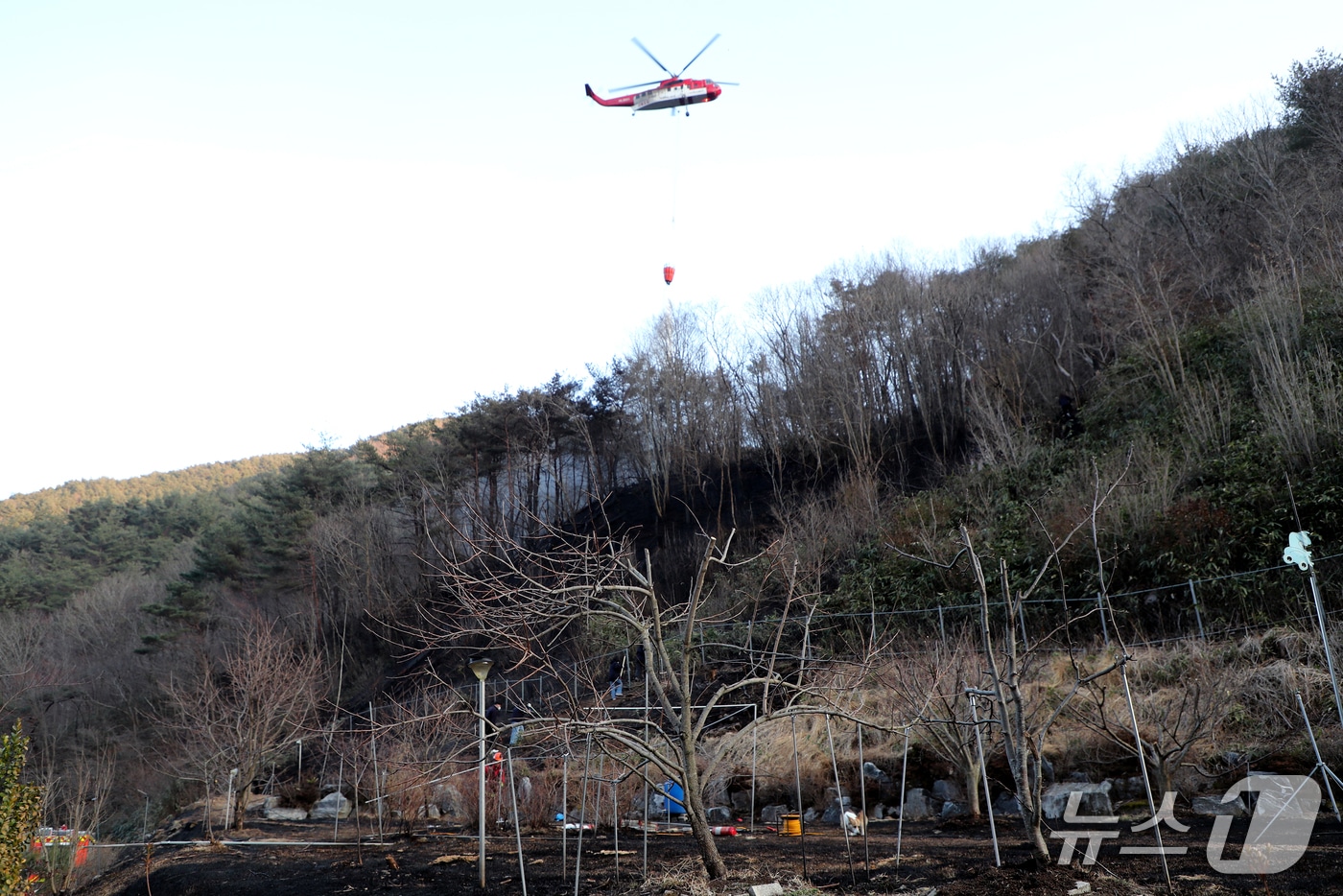 하동군 산불 진화 헬기(하동군 제공. 재판매 및 DB금지).