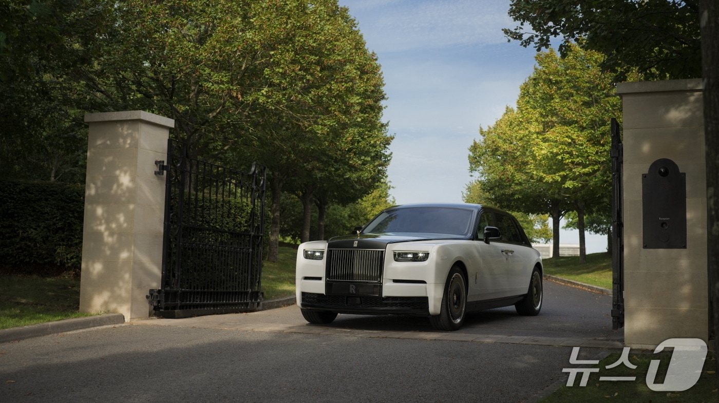 롤스로이스 팬텀 센테너리 프라이빗 컬렉션(롤스로이스 제공)
