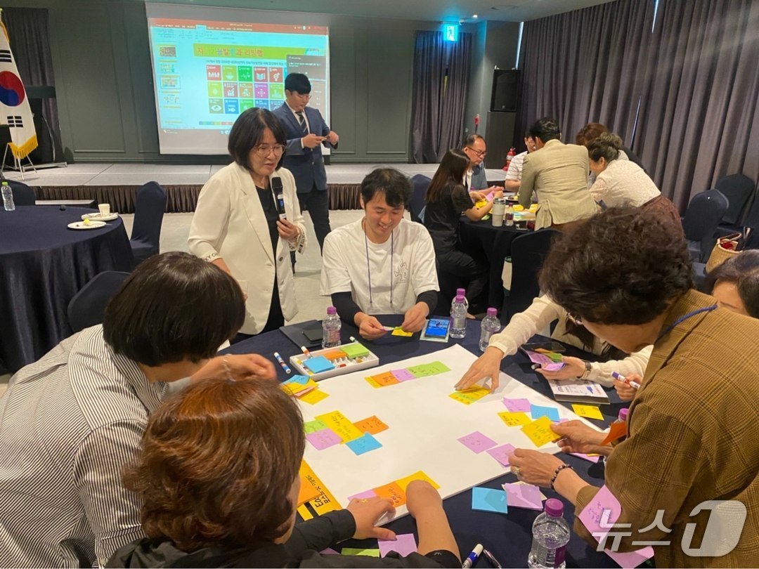 지난해 밀양시 스마트도시 리빙랩 시민참여단 활동 모습.(밀양시 제공. 재판매 및 DB금지)