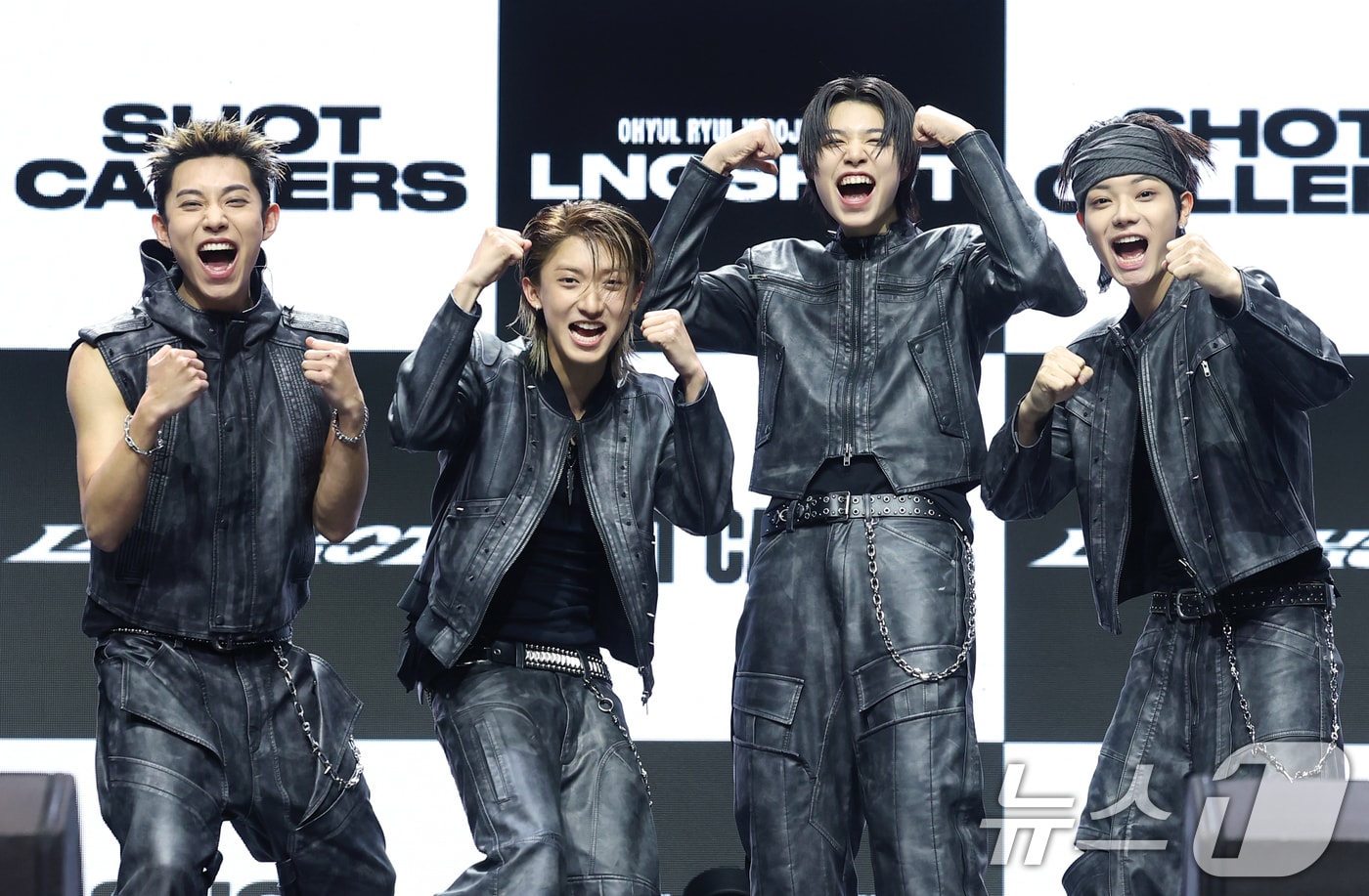 그룹 롱샷(LNGSHOT)의 이 13일 서울 영등포구 명화라이브홀에서 가진 데뷔 EP '샷 콜러스'(SHOT CALLERS) 발매 쇼케이스에서 포즈를 취하고 있다. 2026.1.13/뉴스1 ⓒ News1 권현진 기자