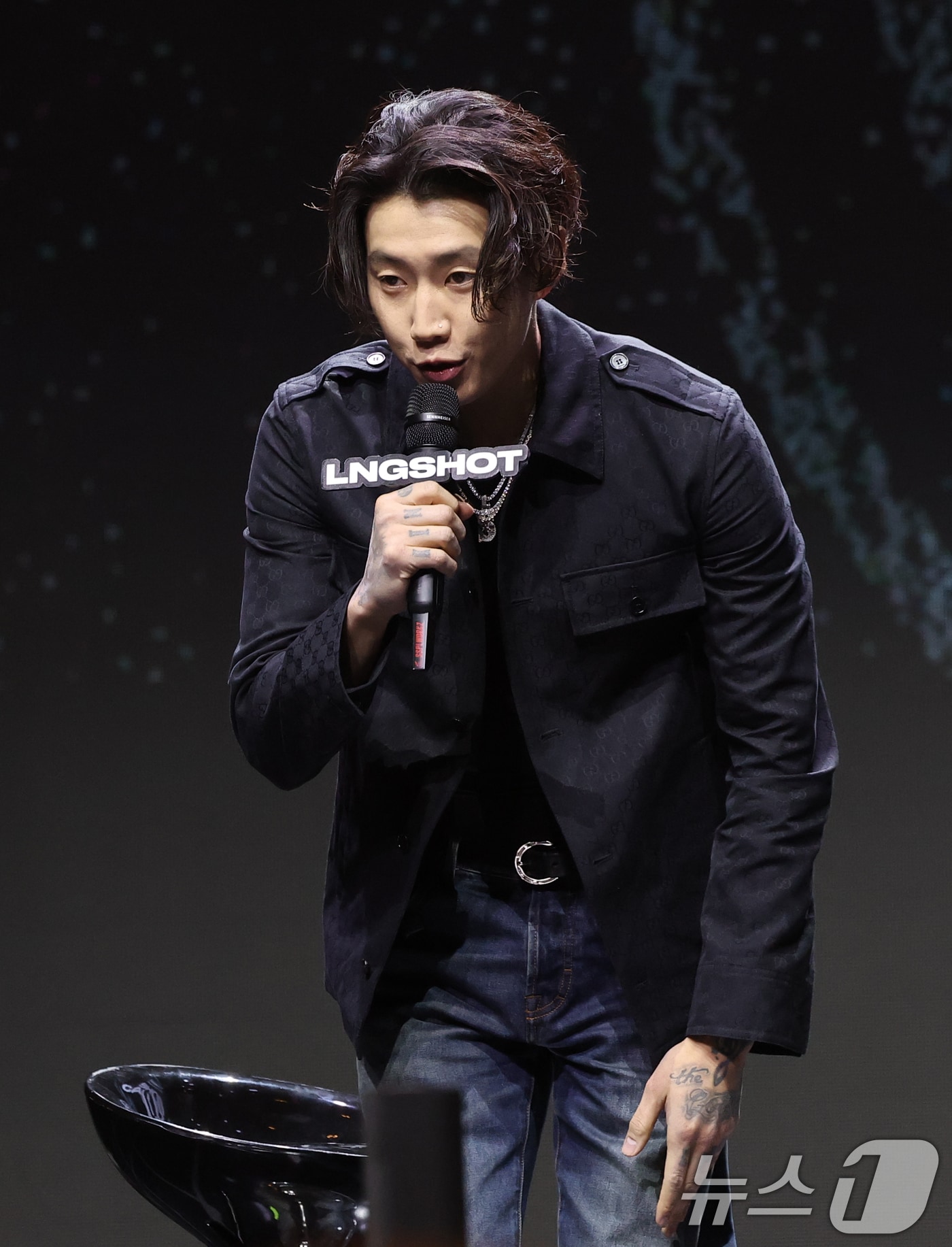 가수 박재범이 13일 서울 영등포구 명화라이브홀에서 열린 롱샷 데뷔 EP '샷 콜러스'(SHOT CALLERS) 발매 쇼케이스에 참석해 인사를 하고 있다. 2026.1.13/뉴스1 ⓒ News1 권현진 기자