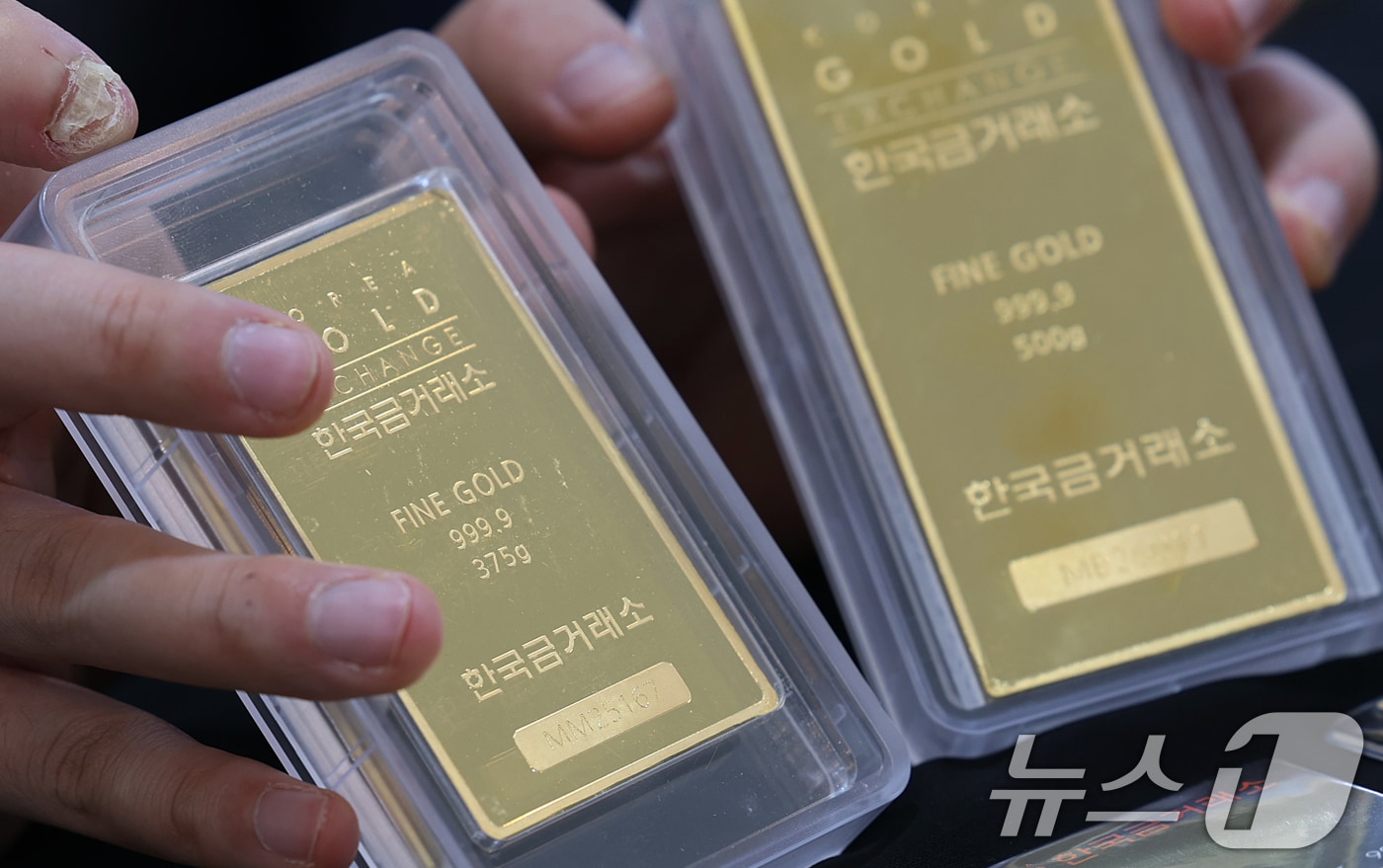 천정부지 치솟는 금값...네이버 크림, 안심 금거래 서비스 신설 - 뉴스 썸네일 이미지
