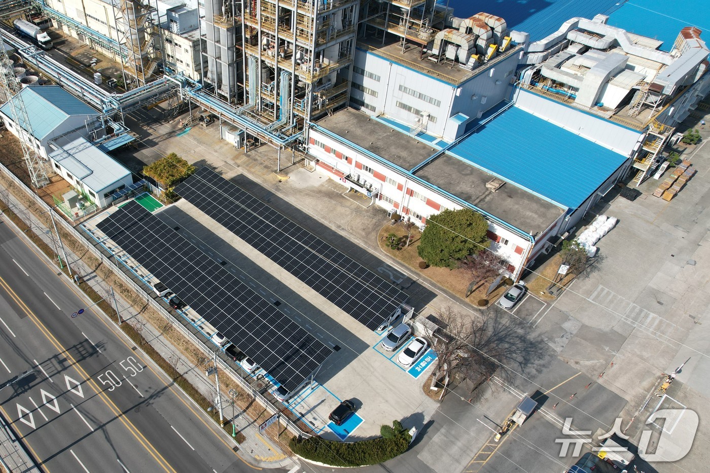 코오롱인더스트리 구미공장 남측주차장(코오롱인더스트리 제공). ⓒ 뉴스1