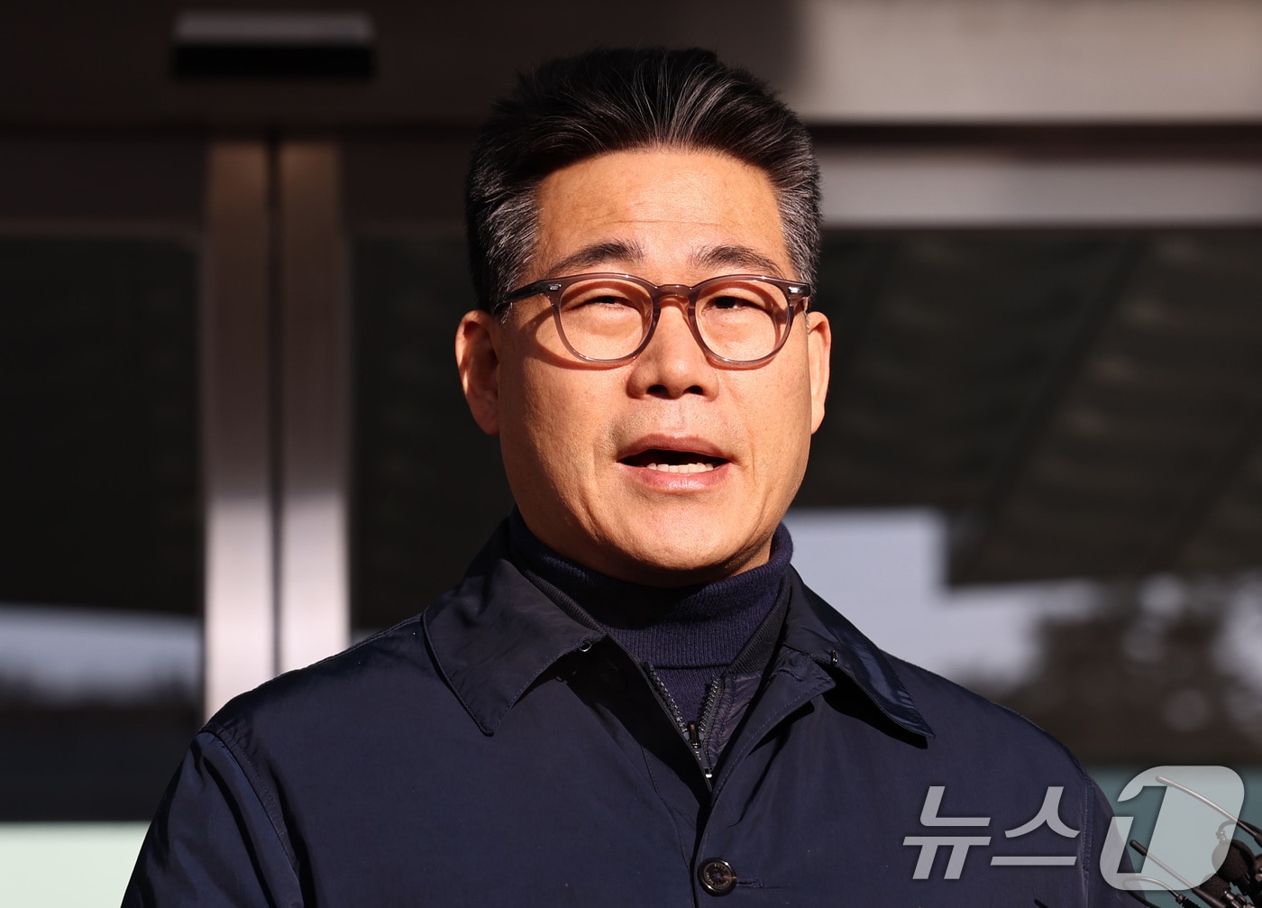 서울동부지검에 파견돼 3개월간 '세관 마약수사 은폐 의혹'을 수사한 백해룡 경정이 14일 오전 서울 송파구 동부지검에서 파견 종료 입장을 밝히고 있다. 2026.1.14 ⓒ 뉴스1 구윤성 기자