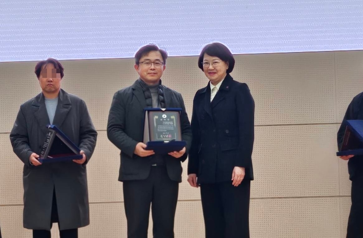 월드펫동물메디컬센터, 현장실습·취업 연계 성과로 연성대 감사패 - 뉴스 썸네일 이미지