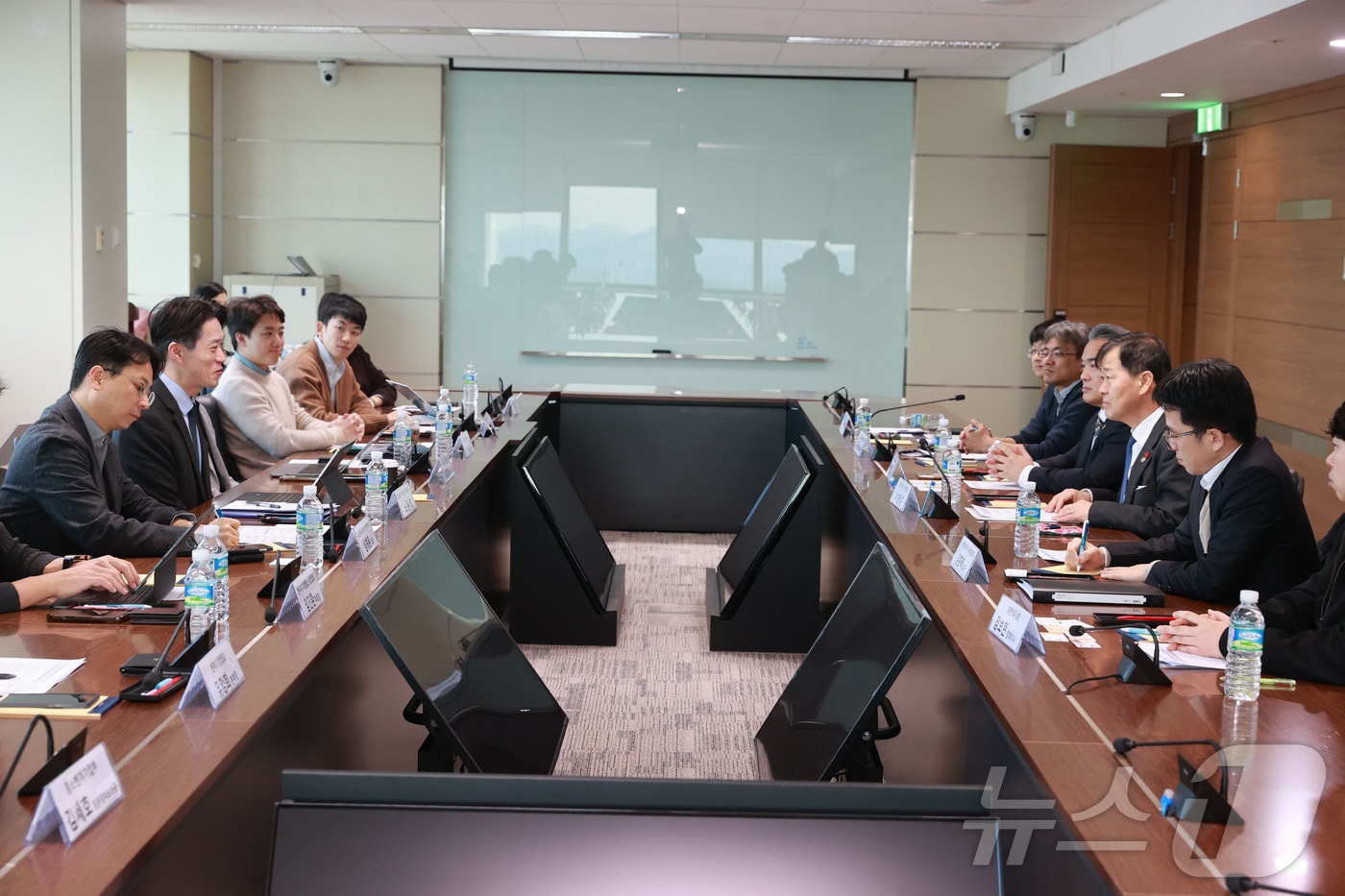 스타트업 키운다더니 혁신 흔들기...닥터나우·루센트블록 '논란' - 뉴스 썸네일 이미지