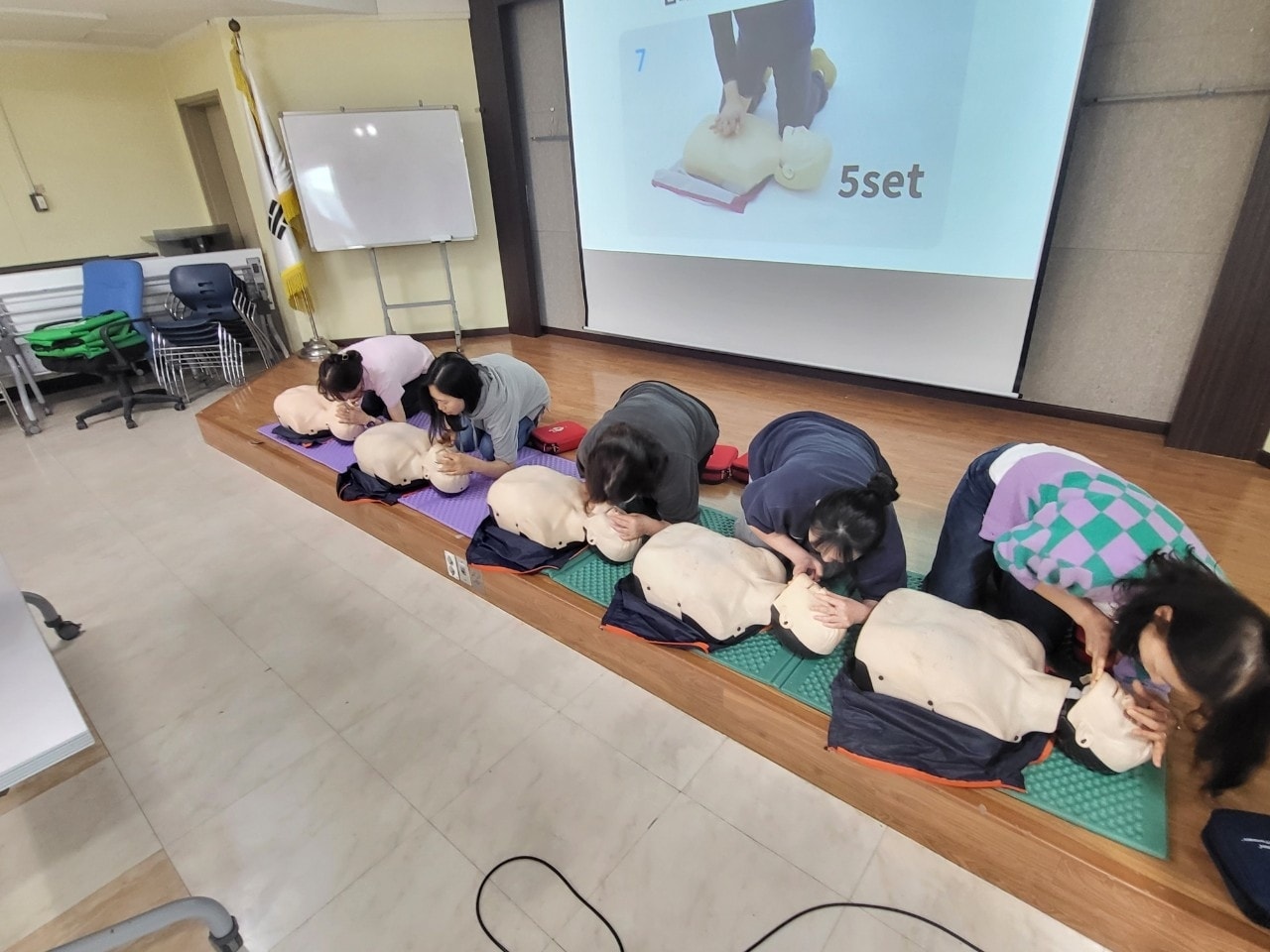 마네킹 이용한 심폐소생술 교육(강서구 제공)