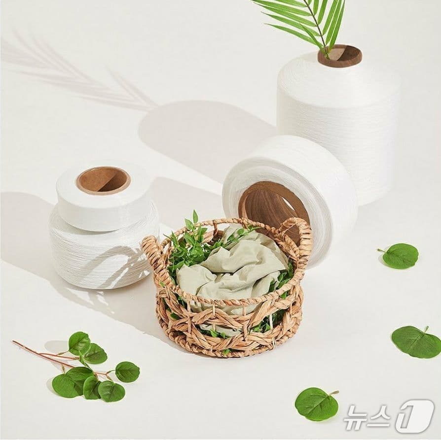 국내 섬유 업계 최초 환경 표지 인증을 획득한 효성티앤씨의 친환경 폴리에스터 원사 리젠 (사진제공 = 효성티앤씨) 