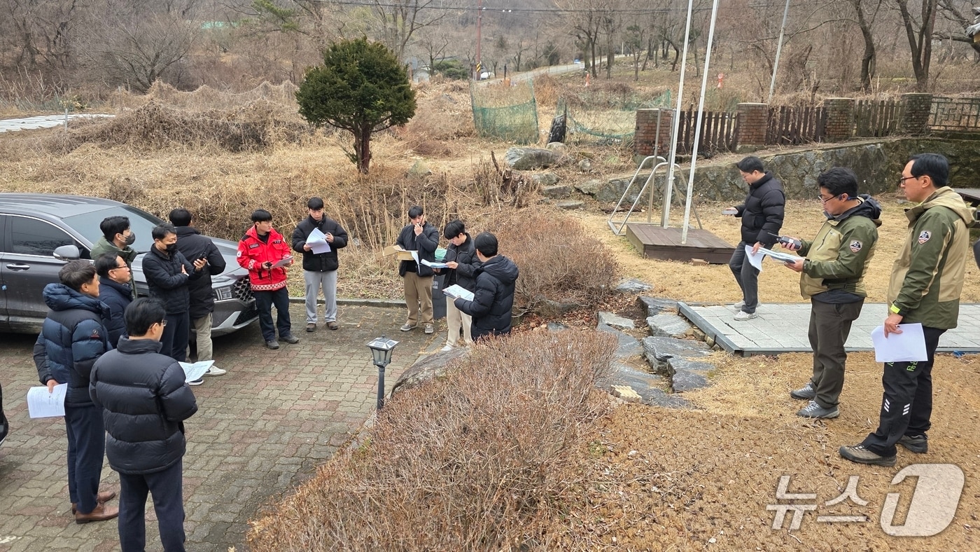 ‘비상무선통신 2차 모의훈련’ 모습.(계룡산국립공원사무소 제공. 재판매 및 DB금지)/뉴스1