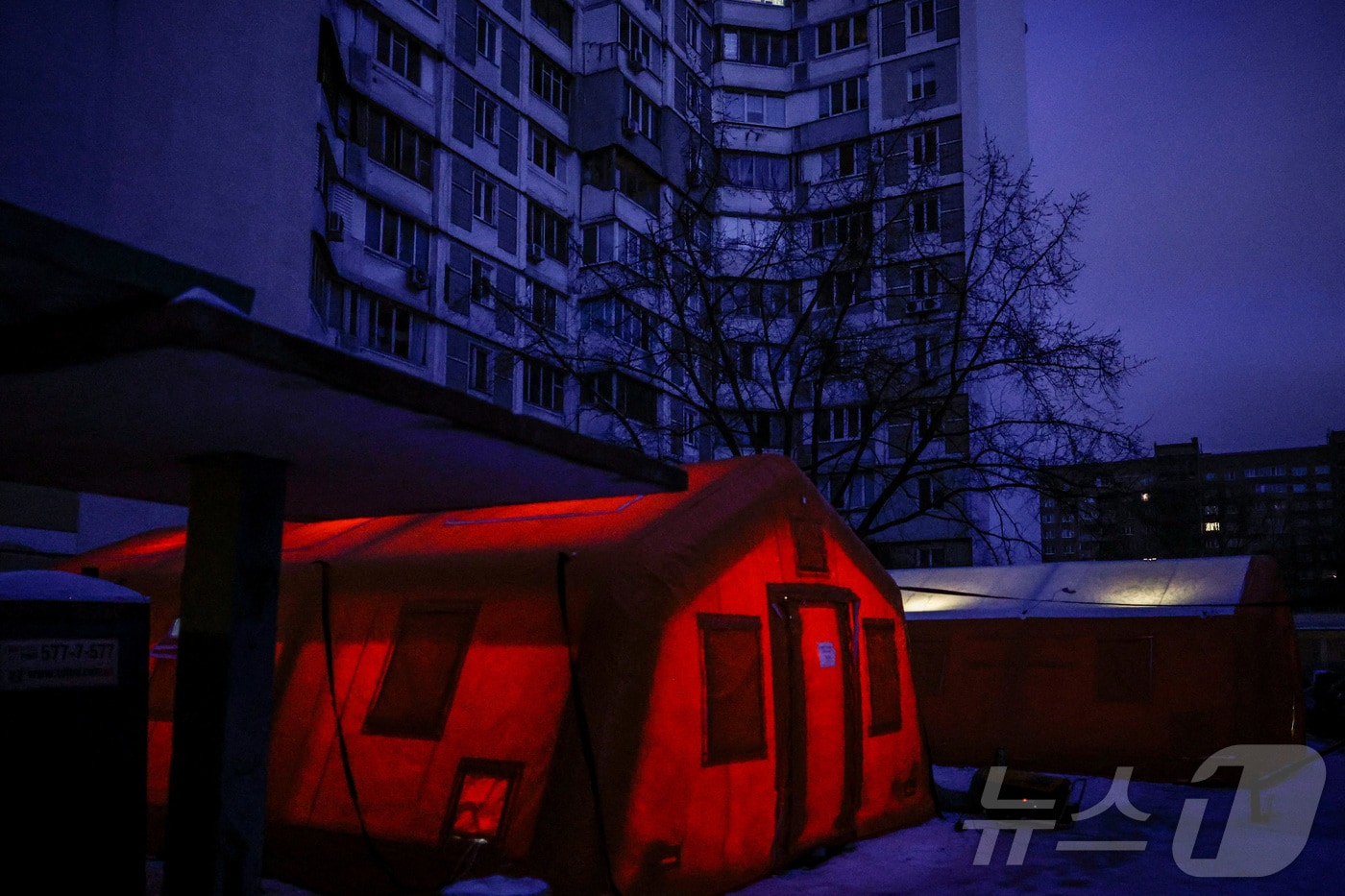 12일(현지시간) 러시아의 미사일·드론 공격으로 주요 민간 인프라가 타격을 입은 이후 정전이 발생한 우크라이나 키이우. 2026. 01. 12. ⓒ 로이터=뉴스1