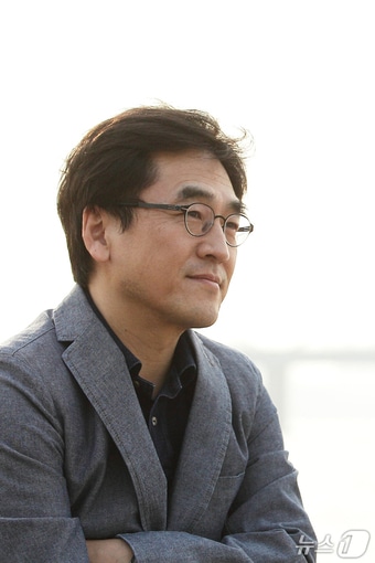  1회 오탁번 문학상 심재휘 시인.(제천문화재단 제공. 재판매 및 DB금지)/뉴스1