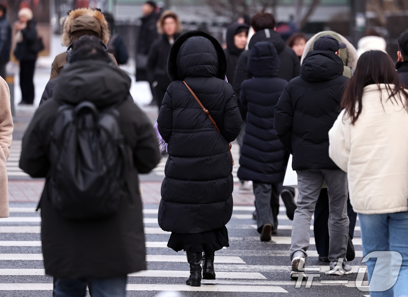 시민들이 발걸음을 옮기고 있다. 2026.1.19/뉴스1 ⓒ News1 구윤성 기자