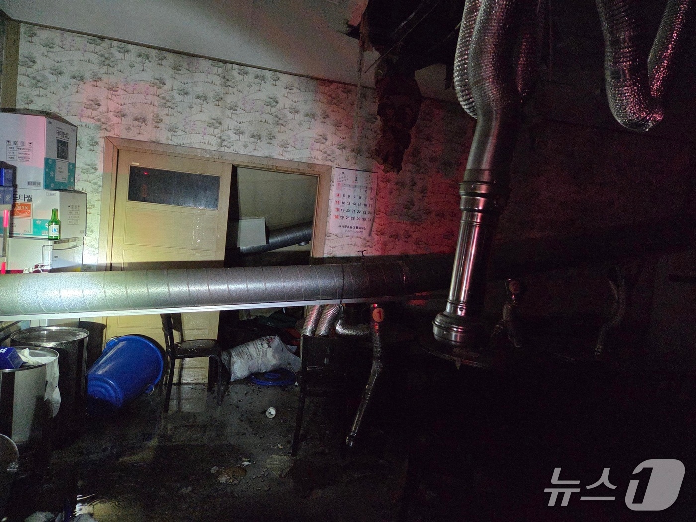  서산 동문동 음식점 화재 현장. (서산소방서 제공, 재판매 및 DB금지) / 뉴스1