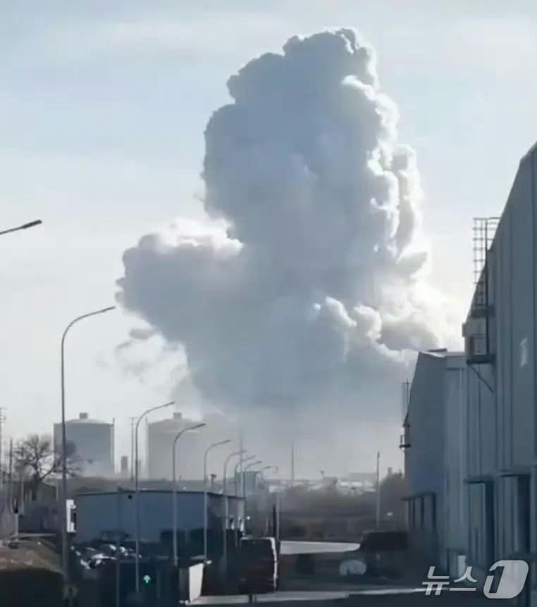 중국 네이멍구 바오터우시 제철소에서 폭발 사고가 발생했다. (웨이보 갈무리)