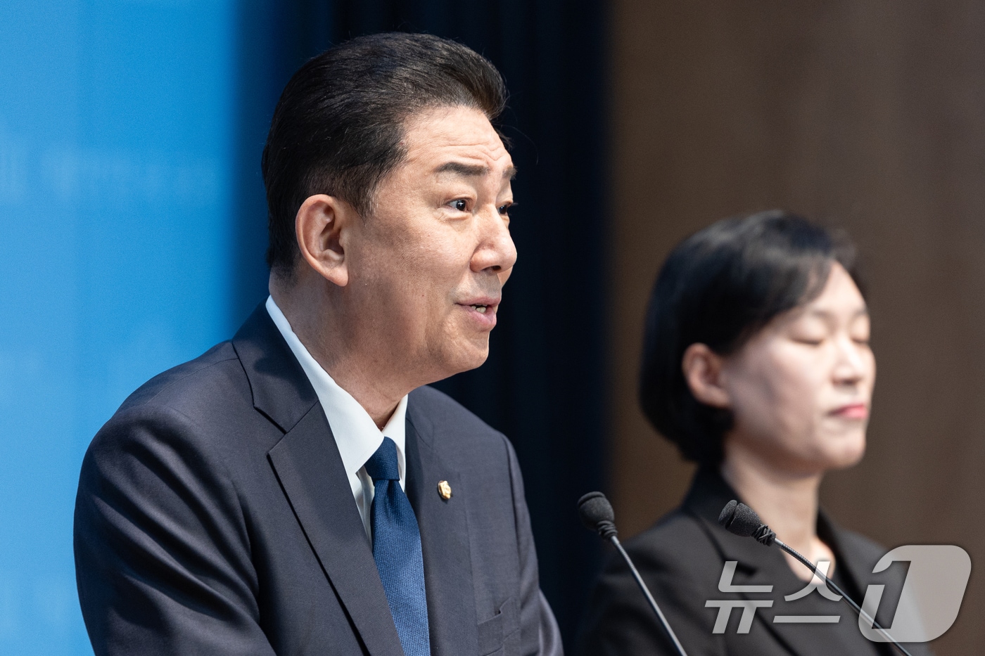 김병기 더불어민주당 의원이 19일 서울 여의도 국회 소통관에서 당 윤리심판원의 제명 결정에 대한 입장을 밝히는 기자회견을 하고 있다. 2026.1.19/뉴스1 ⓒ News1 이승배 기자