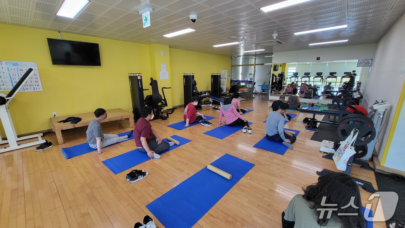 사천시의 통합돌봄 프로그램 재활운동체조 장면(사천시 제공. 재판매 및 DB금지).