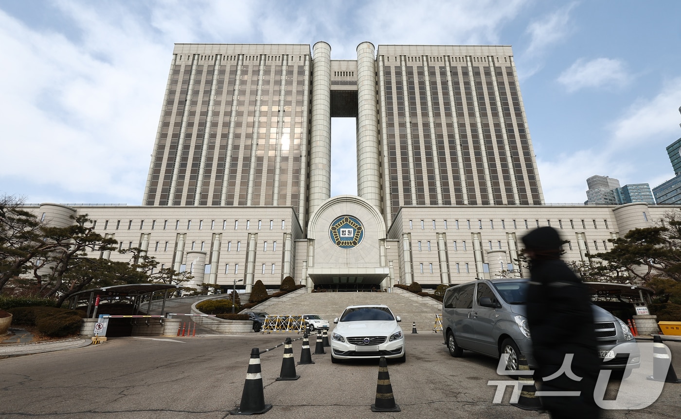 '밀가루 담합 의혹' 대한제분·사조동아원 대표 등 4명 구속영장 기각 - 뉴스 썸네일 이미지