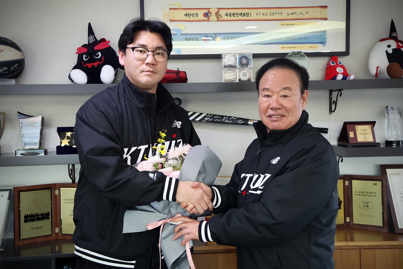 KT 위즈 포수 장성우 FA 계약 관련 이미지