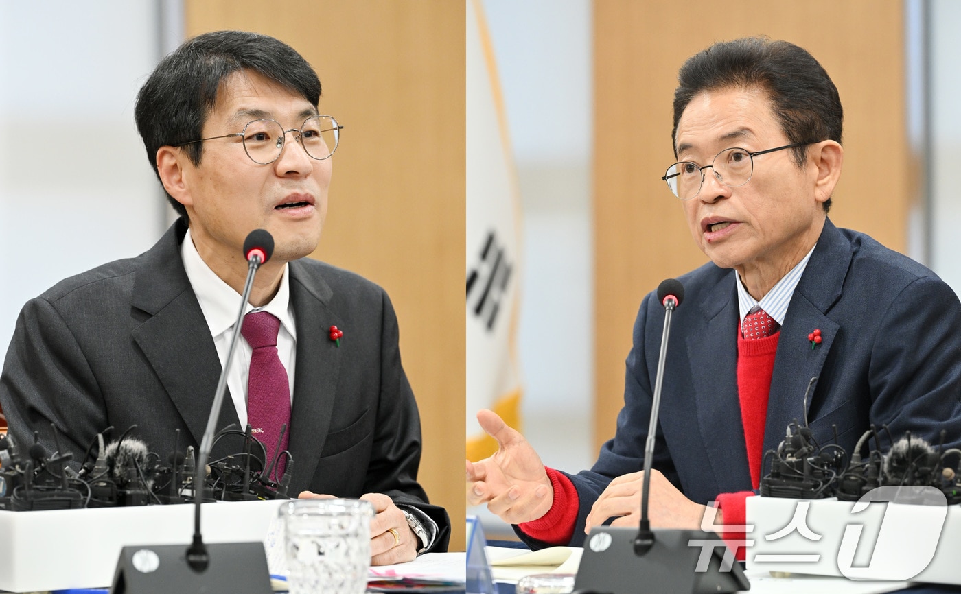 이철우 경북지사(오른쪽)와 김정기 대구시장 권한대행(행정부시장)이 지난 20일 경북도청에서 열린 대구·경북 행정통합 추진협의 회의에서 발언하고 있다. (경북도 제공. 재판매 및 DB 금지) 2026.1.20/뉴스1 ⓒ News1 공정식 기자
