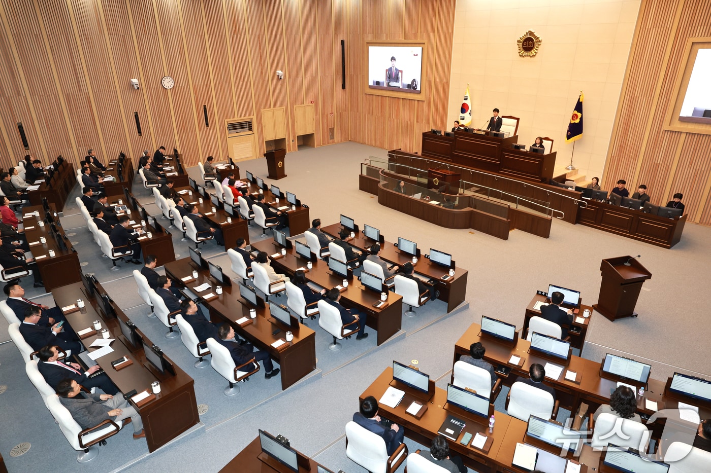 충북도의회 임시회 본회의