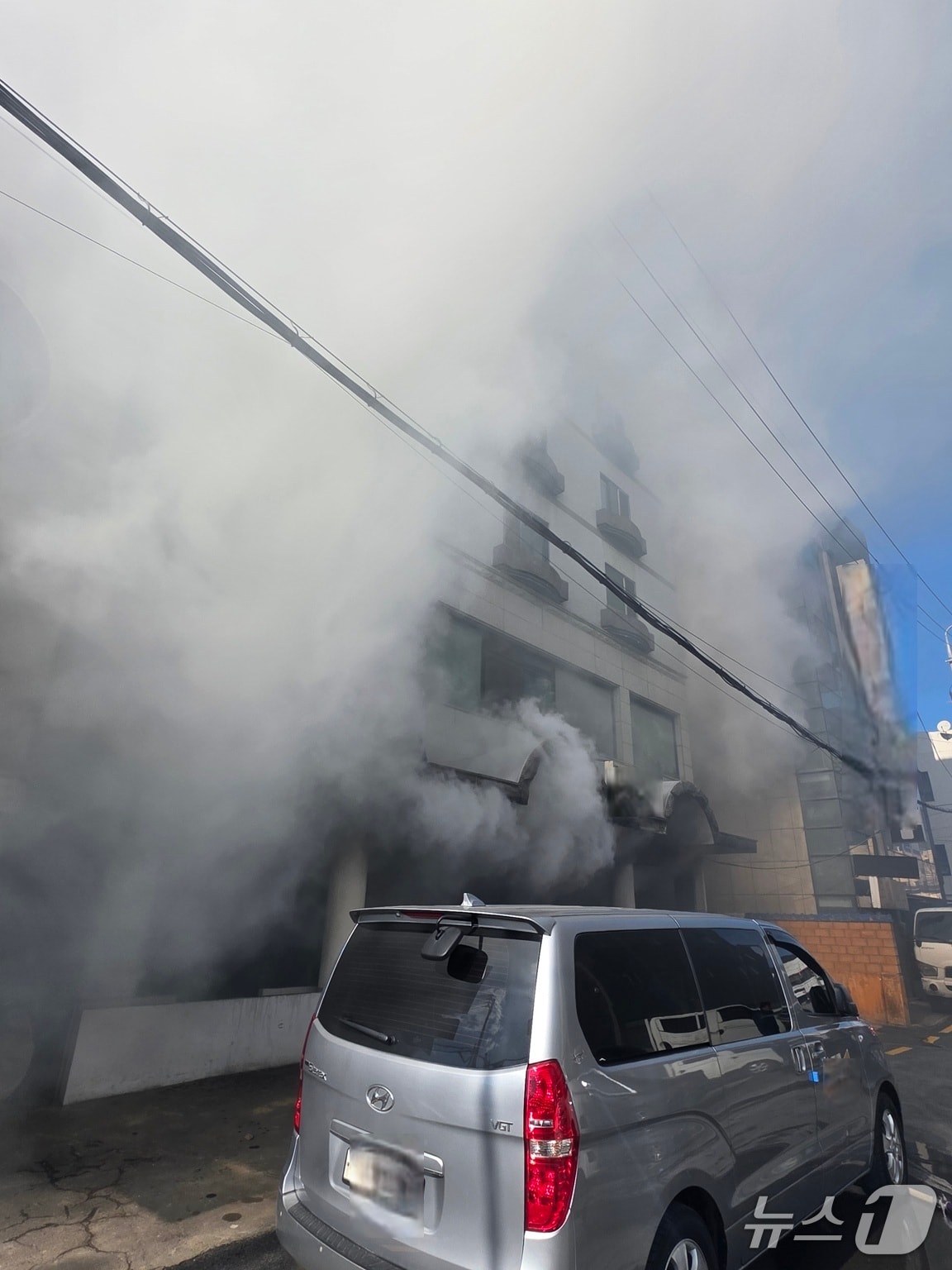 청양군 청양읍 모텔 화재 현장. (청양소방서 제공, 재판매 및 DB금지) / 뉴스1