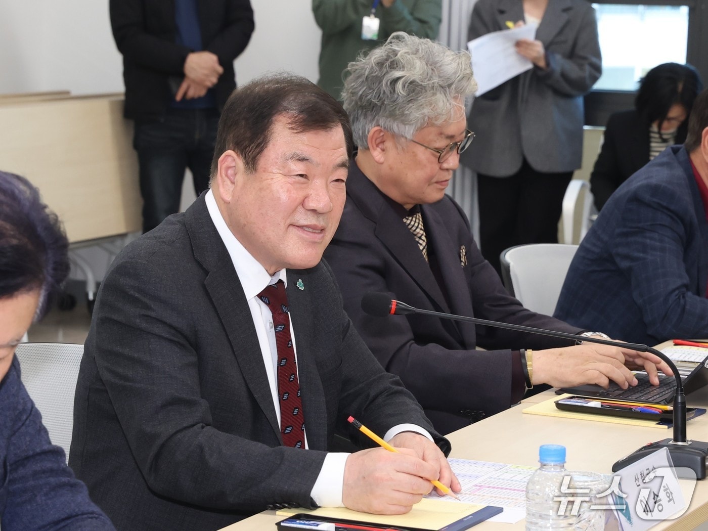 이승화 산청군수의 읍면 순방 장면(산청군 제공. 재판매 및 DB금지).