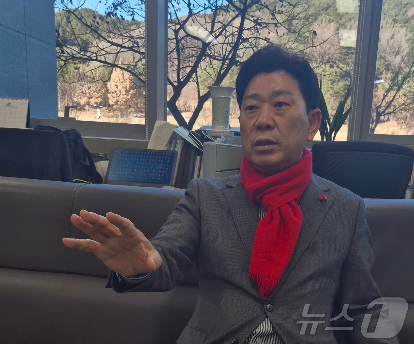 박용선 경북도의원이 21일 도의회 기자실에서 간담회를 갖고 포항시장 선거 출마를 공식화했다.ⓒ News1 김대벽기자