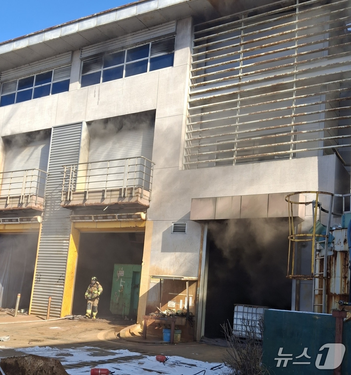 연천 화재 현장(경기도북부소방재난본부 제공. 재판매 및 DB 금지)/뉴스1