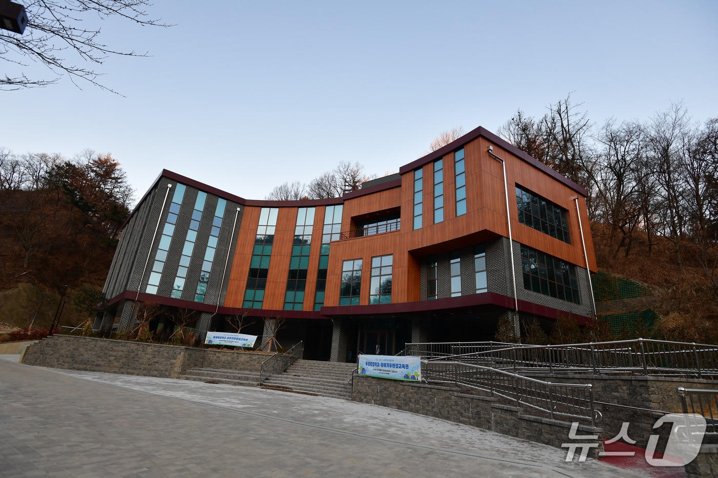 22일 경북 포항시의 환경문제 등에 대응하고 시민들의 환경 역량 강화를 위해 조성 중인 포항환경학교가 3월 초 남구 연일읍 중명리 생태공원으로 이전한다. 사진은 연일읍 중명생태공원에 있는 신청사. 2026.1.22/ 뉴스1 최창호 기자