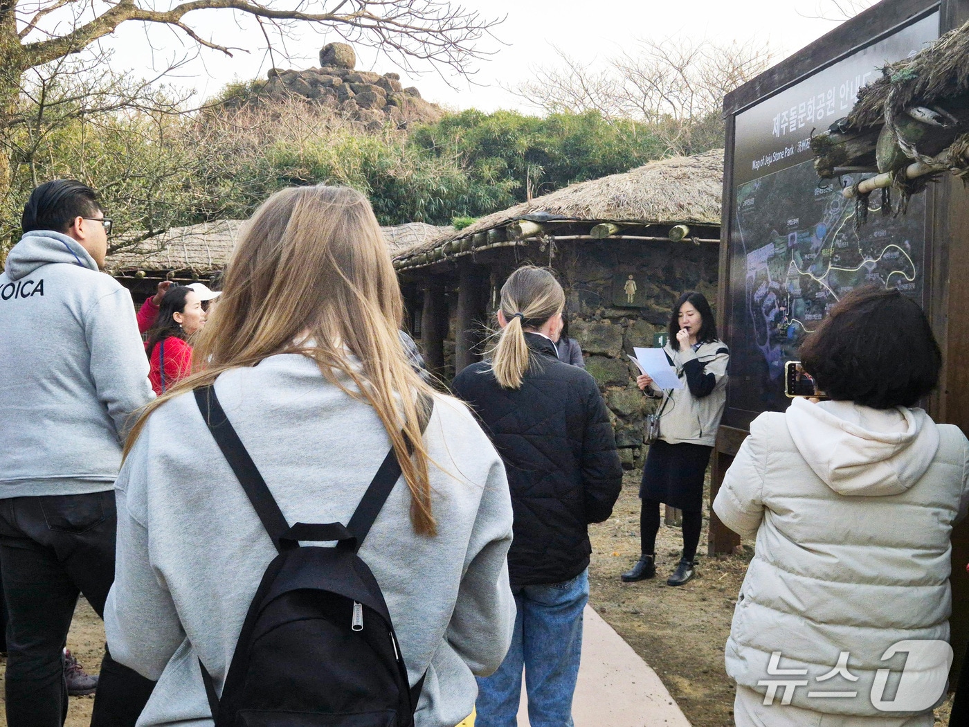 제주 문화관광해설사 활동 모습.(제주특별자치도 제공, 재판매 및 DB 금지)