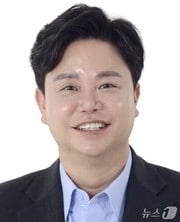 이수영 전 대통령비서실 행정관(48)