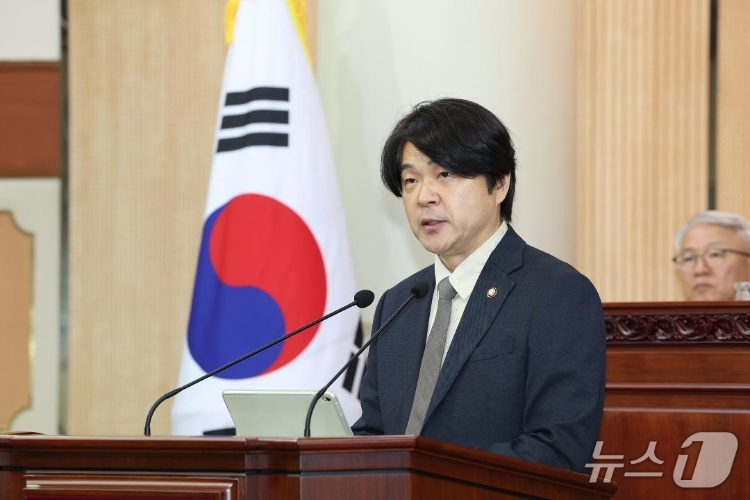 23일 고양특례시의회 본회의장에서 신현철 의원이 '5분 자유발언'을 통해 국토부 승인 도시철도망의 조속한 사업 추진을 요구하고 있다. (고양시의회 제공, 재판매 및 DB금지)