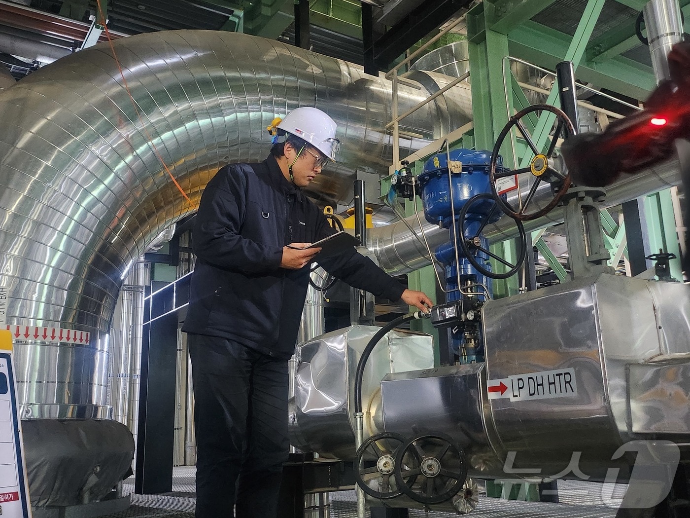 "개발자만 AI 만드나요?" 안전 베테랑이 만든 AI...입소문 타고 장관상까... - 뉴스 썸네일 이미지