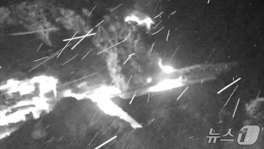 25일 경북 울릉도와 독도에 대설주의보가 내려졌다. 사진은 이날 오후 울릉군 울릉항 실시간 LIVE(라이브)방송 갈무리. (재판매 및 DB 금지)